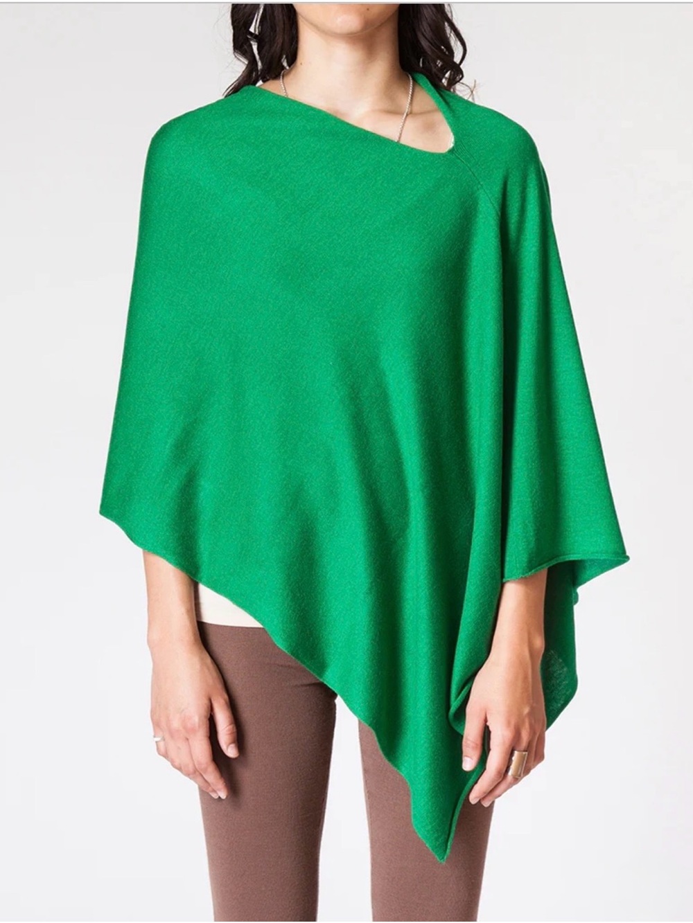 NWT Kerisma Knits Eden Poncho in Kelly Green - soft wool blend